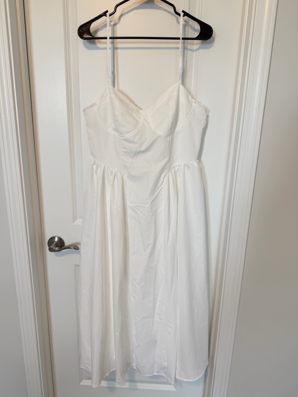 SHEIN White Spaghetti Strap Midi Dress with Sweetheart Bust